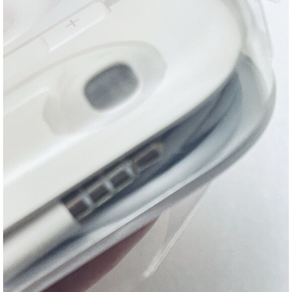 Authentic Apple Accessories Lightning Cables Power Adapters AUX Earbuds NEW - Picture 8 of 9